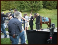 2011 Schlo Berg am Wolfgansee: Tessino wartet auf die 3. Wiederholung des Drehs da er beim 1. Mal den zu berbringenden Brief selber annehmen wollte, beim 2. Dreh war die Sonne nicht passend aber beim 3. Dreh hats geklappt!